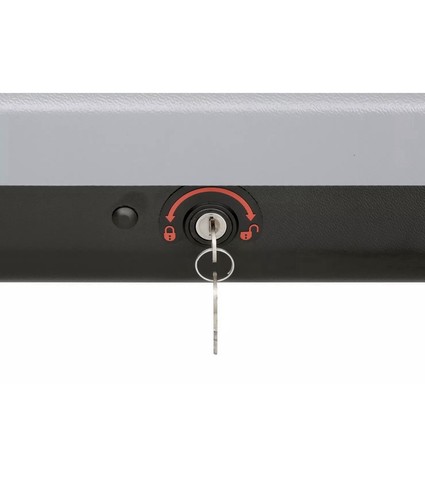 Halfords 320l roof box - ,